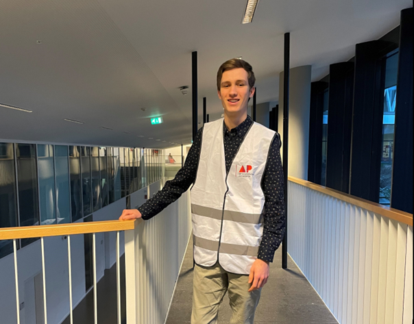 Thibaud aan het werk als preventieadviseur op AP